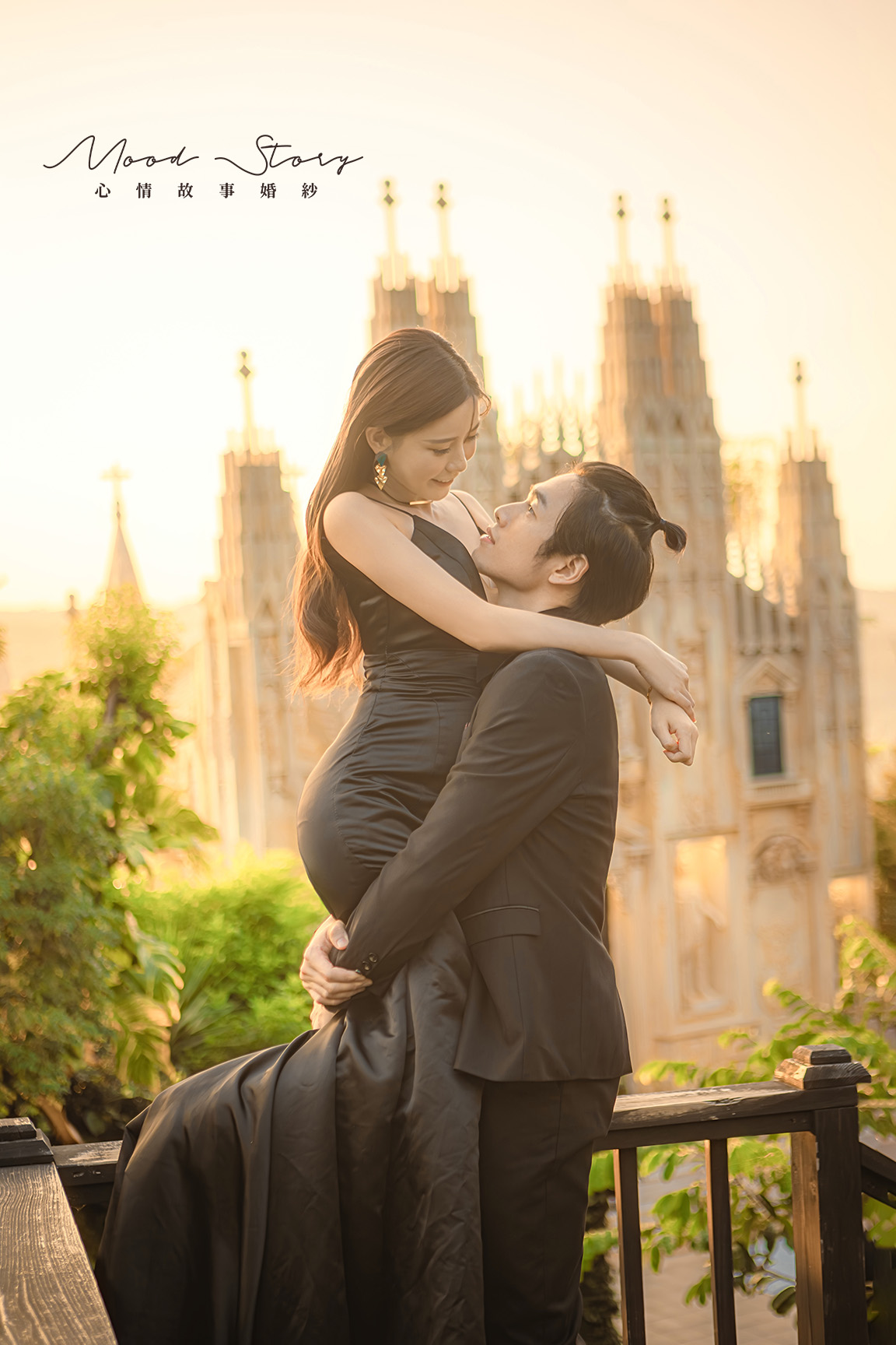 高雄結婚照｜黑禮服浪漫互動婚紗照 ｜ Mood Story